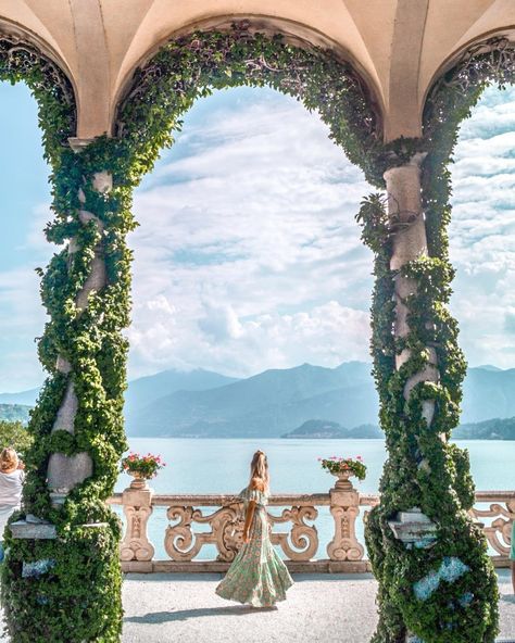 Lake Como Lac Como, Villa Balbianello, Bellagio Italy, Lake Como Villas, Milan Travel, Comer See, Hydrangea Print, Italy Itinerary, Lake Como Wedding