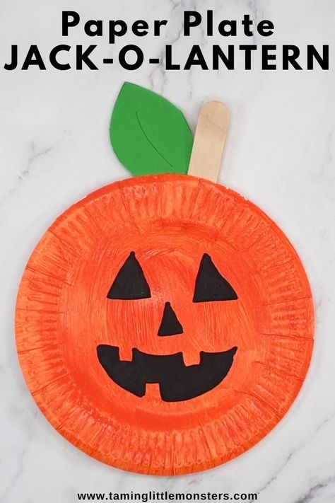 Easy Paper Plate Jack-o-Lantern Craft for Kids. A fun art and craft activity for Halloween. Perfect for toddlers, preschoolers and kindergarten. #halloween #artsandcrafts #toddler #preschool #kindergarten Easy Art And Craft, Lantern Crafts For Kids, Craft Activities For Toddlers, Sun Crafts, Monkey Crafts, Monster Craft, Turtle Crafts, Paper Plate Crafts For Kids, Lantern Craft