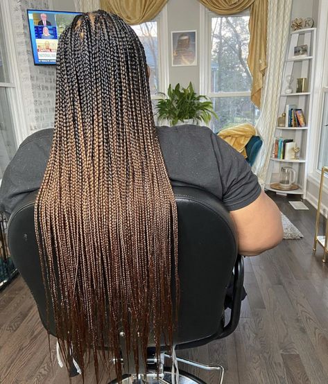 Knotless Braids Ombre Brown, Black And Brown Ombre Knotless Braids, Black And Brown Ombre Braids, Ombre Knotless Box Braids Medium, 1b 30 Knotless Braids, Brown Ombre Braids, Scanty Braids, Ombre Braids Black Women, Bali Braids