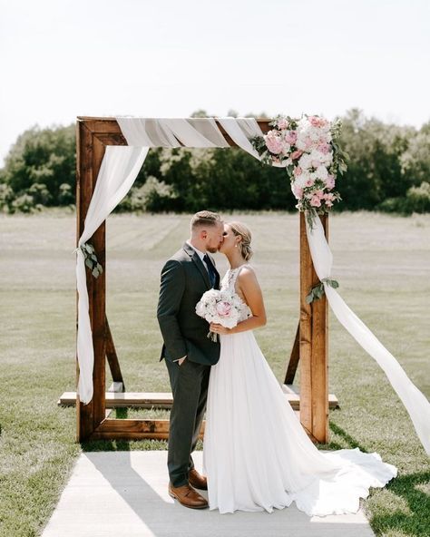 Frame Backdrop Wedding, Backdrop Wedding Ceremony, Frame Backdrop, Geometric Backdrop, Wood Arbor, Hawkeye Football, White Mantel, Wood Hexagon, Backdrop Frame