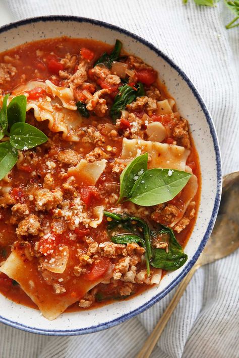 https://lexiscleankitchen.com/gluten-free-lasagna-soup/?print=405504 Gluten Free Lasagna Soup, Slow Cooker Lasagna Soup, Lasagna Soup Crockpot, Easy Lasagna Soup, Lexi's Clean Kitchen, Gluten Free Lasagna, Lasagna Soup Recipe, Slow Cooker Lasagna, Pot Lasagna