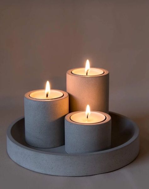 Cement Home Decor, Concrete Candle Holder, Decoration Beton, Concrete Tray, Handmade Candle Holders, Concrete Candle Holders, Tray Styling, Concrete Candle, Cement Crafts