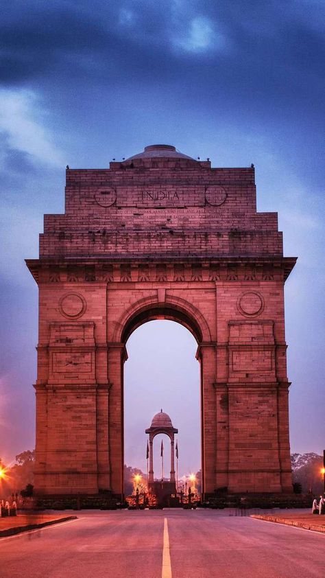 India Gate iPhone Wallpaper Wallpapers Architecture, Iphone Wallpaper Architecture, Architecture Wallpapers, Monument In India, Delhi Tourism, Flag Images, India Travel Places, India Architecture, 15th August