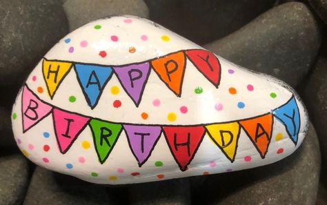 Birthday Stone Painting, Rock Painting Ideas Birthday, School Spirit Rock Painting Birthday, Birthday Rocks Painting Ideas, Happy Birthday Rock Painting Ideas, Happy Birthday Painted Rocks Ideas, Birthday Spirit Rock, Happy Birthday Stone Painting, Happy Birthday Rocks