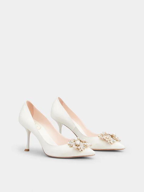 Roger Vivier Heels, Roger Vivier Shoes, White Woman, Red Carpet Ready, French Fashion Designers, Italian Shoes, White Heels, Roger Vivier, Boot Pumps