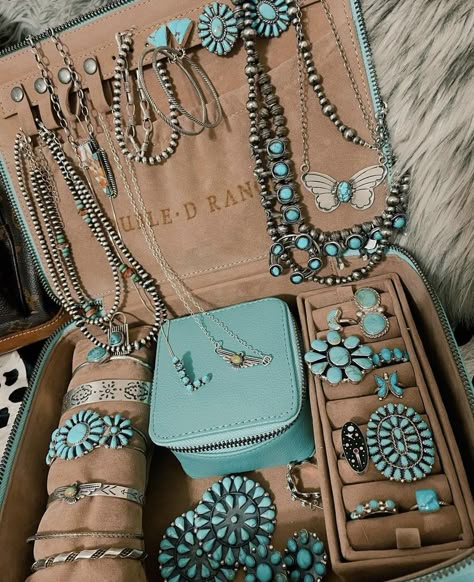 Western Jewelry Case, Chunky Western Jewelry, Western Jewelry Boxes, Turquoise Jewelry Collection, Styling Turquoise Jewelry, Tourquise Jewelry Outfits, Country Western Jewelry, Teal Jewelry Western, Western Accessories Women