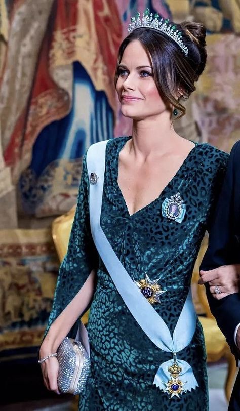 Sofia Of Sweden, King Queen Princess, Princess Sofia Of Sweden, Princess Sophia, Royalty Fashion, Swedish Royalty, Prince Carl Philip, Royal Beauty, Royal Crowns