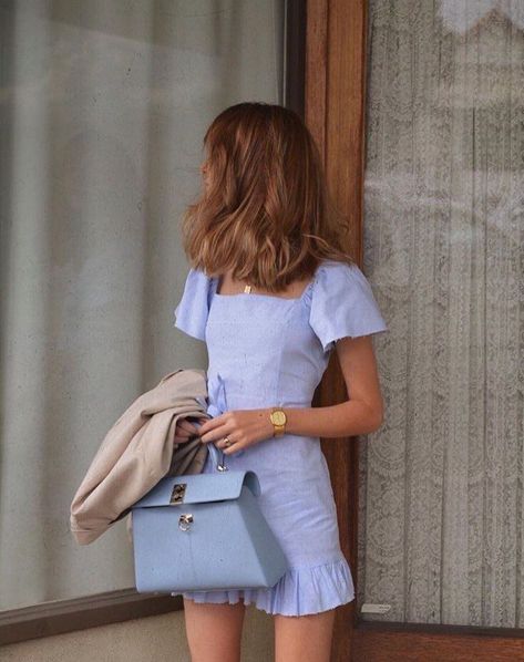 Lavender mini dress with puff sleeves and light blue bag. #femininestyle #summeroutfit #frenchgirlstyle PINTEREST: @eva_darling Celebrity Style Men, Runway Fashion Couture, Celebrity Style Inspiration, Chique Outfits, Style Inspiration Casual, 2020 Fashion Trends, Celebrity Style Red Carpet, Celebrity Street Style, Winter Trends