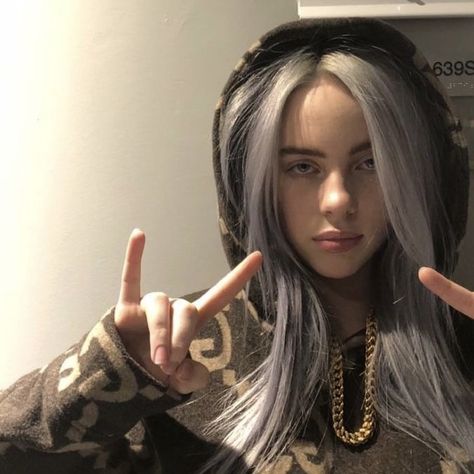 Fav Celebs, Silver Hair, Billie Eilish, Music Artists, Pretty People, Persona, My Girl, A Woman, Queen