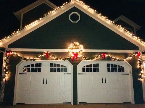 Garland over garage doors.  Love it!! Outside Garage Lights, Garage Door Christmas Decorations, Christmas Garage, Garage Door Decor, Outside Christmas Decorations, Hanging Christmas Lights, Diy Garage Door, Garage Lighting, Golden Gate Park