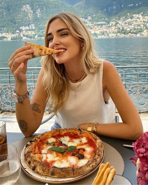 All Posts • Instagram Chiara Ferragni Style, Pizza Photo, Ny Pizza, Pizza Girls, Comer See, Rome Photo, Food Photoshoot, Italy Pictures, I Love Pizza