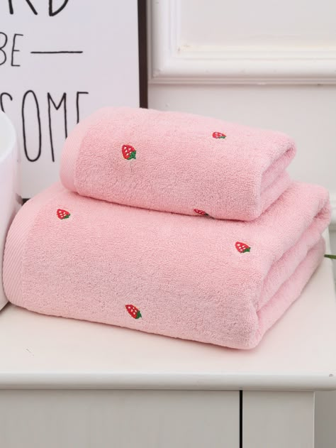 Strawberry Embroidery, Pattern Fruit, Pink Towels, Cute Room Ideas, Future Apartment, Bathroom Inspo, Dream Apartment, Cute Room Decor, Linen Set