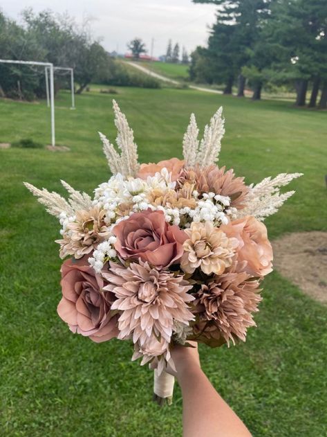 Dusty Rose Fall Wedding Bouquet, Boho Dusty Pink Wedding, Flower Bouquet Aesthetic For Wedding, Rustic Bridal Flowers, Mauve And Pampas Grass Wedding, Fall Wedding Blush And Sage, Fall Wedding Pink Blushes, Dusty Rose Boho Bouquet, Dusty Rose Pampas Bouquet