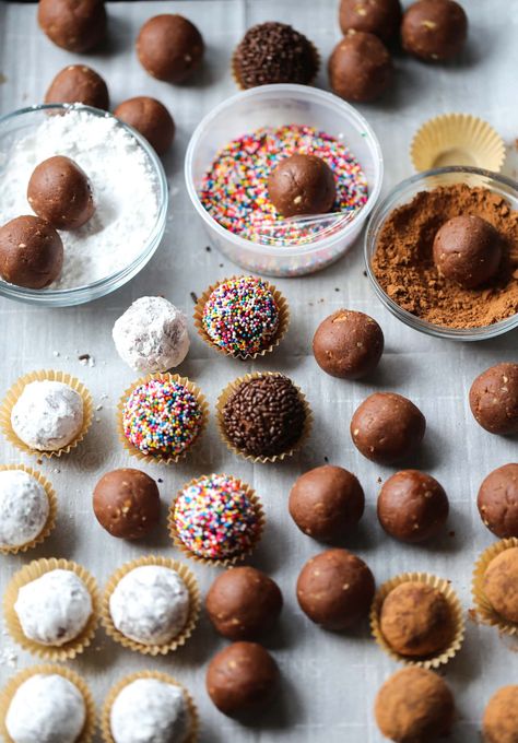 An easy holiday rum balls recipe for sweet and delicious, rum-soaked cookie balls. The best dessert for holiday parties and festive gifting! Easy Rum Balls, Rum Balls Recipe, Rum Truffles, Sweet Truffles, Cookie Balls, Dessert Truffles, Holiday Platters, Chocolate Wafer Cookies, Rum Cream