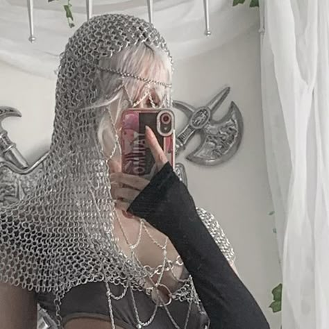 Styrling on Instagram: "Chainmail maiden ⚔️ crown made by @miscreations_us 🌀🌀🌀 If you want to support my work or see more photos of this look check out the link in my bio!" Silver Fairy Costume, Chain Mail Outfit, Chainmail Aesthetic, Chainmail Tutorial, Chainmail Fashion, Chainmail Patterns Tutorials, Chainmail Outfit, Chainmail Accessories, Diy Chainmail