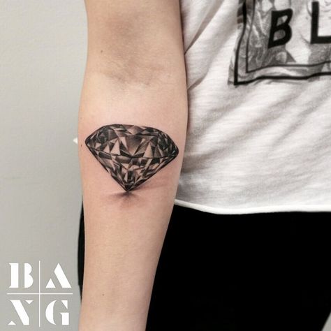 @bingbangnyc tattoo White Diamond Tattoo, Diamond Finger Tattoo, Traditional Diamond Tattoo, Small Diamond Tattoo, Jewelry Tattoo Designs, Diamond Tattoo Designs, Tattoo Black And Grey, Tattoo Black And White, Diamond Tattoo