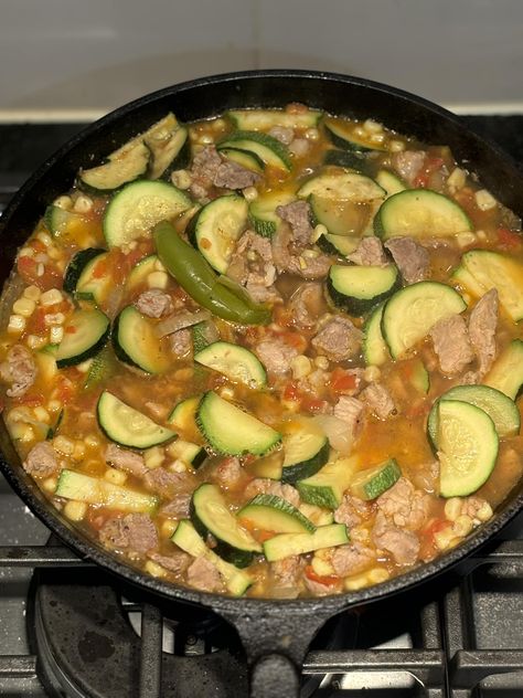 Calabacita Y Elote Con Carne De Puerco - Easy DIY Recipes Mexican Calabacitas Recipe, Calabaza Recipe, Calabacitas Recipe, Elote Recipe, Mexican Stew, Mexican Pork, Fluffy Rice, Slow Cooked Chicken, Pork Meat