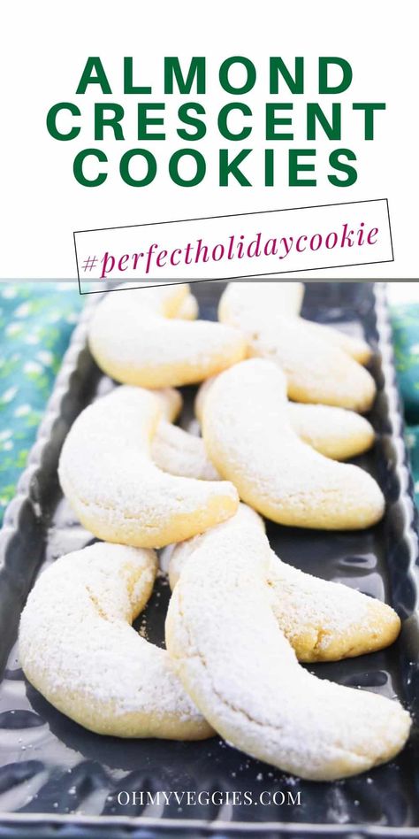 Give these homemade Almond Crescent Cookies a try this holiday season! These classic Christmas will completely melt in your mouth. Almond Crescent Cookies, Soft Ginger Cookies, Crescent Cookies, Christmas Cookbook, Cranberry Pistachio, Roll Cookies, Cookie Calories, Magic Recipe, Easy Italian