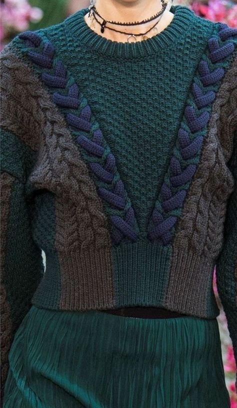 Knitting Fashion Design 2022, Haute Couture Knitwear, Fall 23 Fashion Trends, Couture Knitwear, Knit Fashion Runway, Trending Crochet Patterns, Knitwear Trends, Knitwear Inspiration, Handmade Knitwear