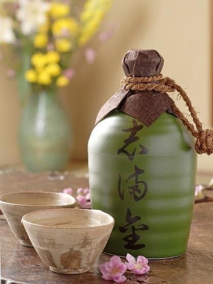 Anting Manik, Japanese Drinks, All About Japan, Shochu, Sake Bottle, Sake Set, Japan Culture, Japan Food, Japanese Pottery