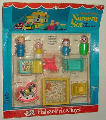 nursery set,,, i remember getting this when i was like 5 on a trip to Disneyland :),, my favorite Vintage Fisher Price Toys, 1980s Childhood, 70s Toys, Old School Toys, Childhood Memories 70s, Fisher Price Little People, Fisher Price Toys, Nostalgic Toys, 80s Toys