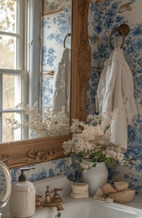 Half Bath Cottage Core, English Country Style Bathroom, Italian Bathroom Aesthetic, No Window Bathroom Ideas, Italian Cottage Interior, Cottage Aesthetic Interior, English Cottage Bathroom, Italian Cottage, Cottage Mansion