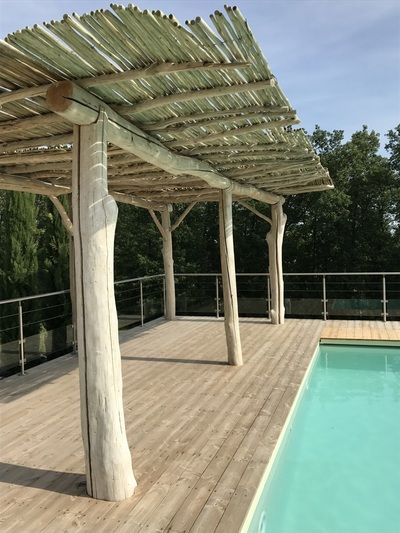 Pergola en bois flotté en Région Toulousaine Curved Pergola, White Pergola, Vinyl Pergola, Retractable Pergola, Pergola Attached To House, Wooden Pergola, Backyard Pergola, Pergola With Roof, Pergola Kits