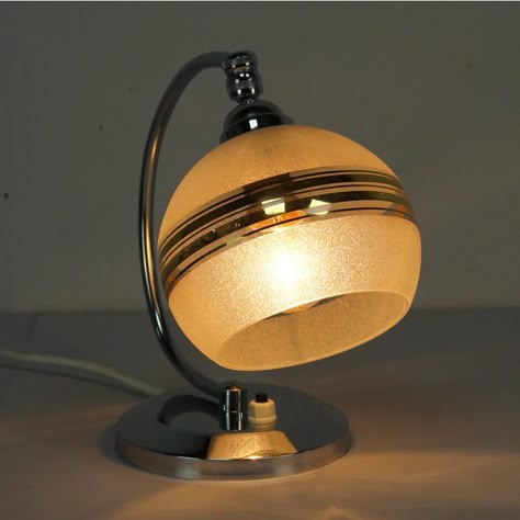 French Art Deco Table Lamp, 1930s, in Very Good conditions.  Designed 1920 to 1949 European Plug (up to 250V).The wiring of this item may be original and might need replacement, if not specified otherwise. Art Deco Table Decor, Weird Lamps, Vintage Art Deco Interior, Mid Century Modern Desk Lamp, Buck Rodgers, Retro Lamps, Art Deco Lights, Art Deco Aesthetic, Lampe Art Deco