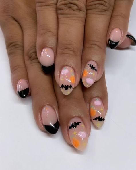 Dip Halloween Nail Ideas, 2024 Halloween Nails, Disney Halloween Nails Acrylic, Halloween Nails Bats, Biab Designs, Halloween Disney Nails, Boo Nails, Bat Nail Art, Disney Gel Nails