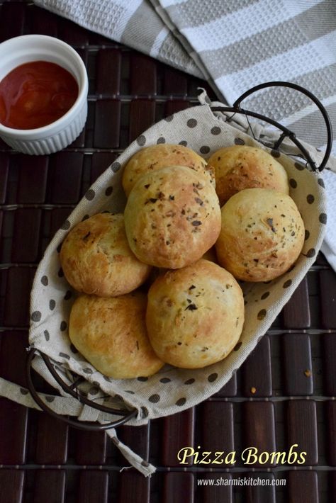 Naan Recipe Without Yeast, Grilled Pizza Dough, Leavened Bread, Pizza Bomb, Pizza Ball, Unique Appetizers, Snacks Appetizers, Pizza Sauce Recipe, Naan Recipe