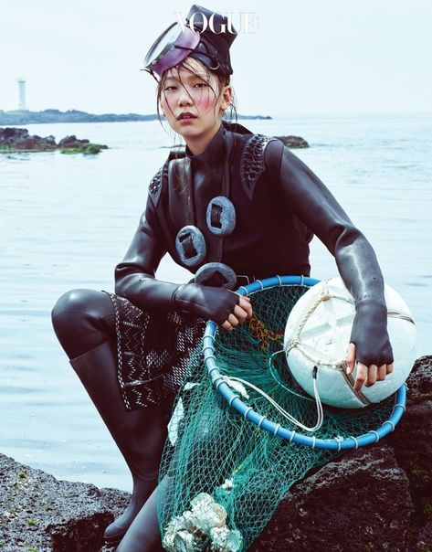 Scuba Gear, Scuba Girl, Fishing Net, Vogue Korea, Print Trends, Textiles Fashion, 인물 사진, Fashion Editorial, Scuba Diving