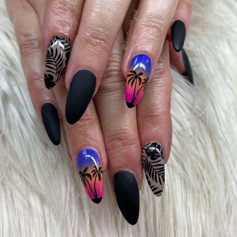 Black Beach Nails, Black Vacation Nails, Black Tropical Nails, Black And White Tropical Nails, Black Palm Tree Nails, Tiki Nails, Holiday Nails Palm Tree, Tropical Sunset Nails, Palm Tree Gel Nails