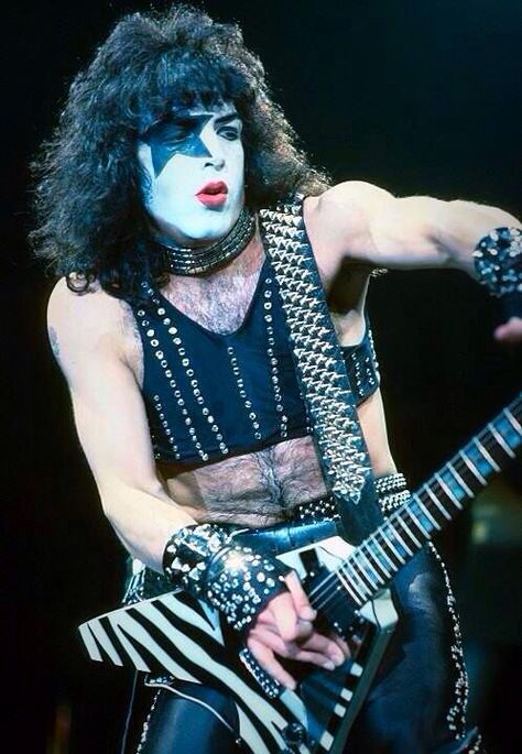 paul Paul Kiss, Vinnie Vincent, Kiss Images, Eric Carr, Peter Criss, Kiss Army, Kiss Pictures, Vintage Kiss, Baby Tumblr