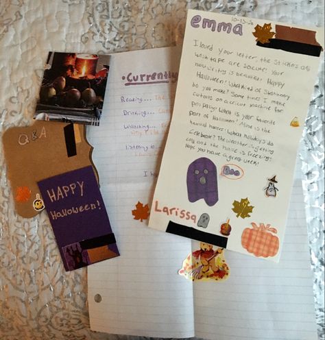 Halloween/Fall theme!! 🍂🍁🎃 Halloween Penpal Letters, Halloween Pen Pal Ideas, Halloween Pen Pal, Halloween Love Letter, Halloween Mail, Penpal Ideas, Penpal Letters, Pen Pal Gifts, Halloween Letters