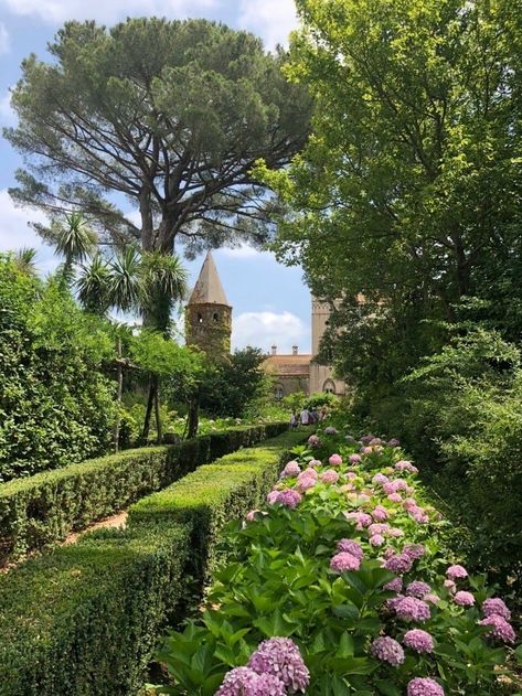 Villa Cimbrone Gardens, Southern Italy Aesthetic, Garden Moodboard, Italy Garden, Italy Countryside, Villa Cimbrone, Italy Culture, Ravello Italy, Future Aesthetic