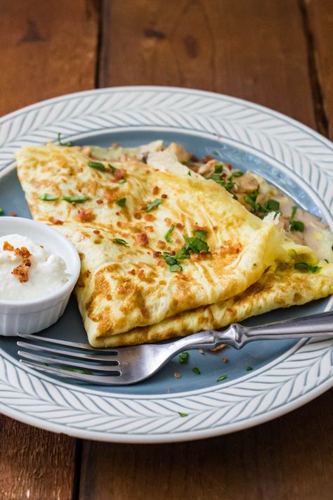 Low Carb Creamy Chicken and Mushroom Egg Crepe High Protein Crepe Recipe, Crepes Stuffed With Chicken, Low Carb Creamy Chicken, Chicken And Mushroom Crepes, Chicken Crepe, Crapes Recipe Filling Savory Crepes Creamy Chicken, Egg Crepe, Dinner Crepes, Mushroom And Chicken