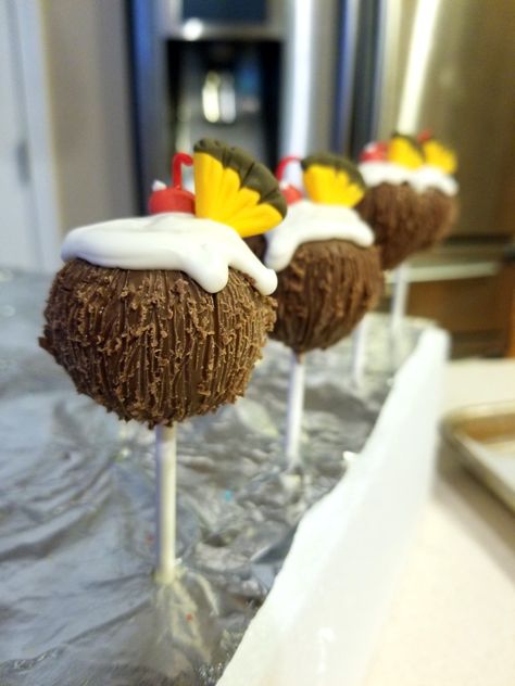 Cake Pops Designs Summer, Hawaii Cake Pops, Pina Colada Cake Pops, Cake Pops Business, Summer Themed Cake Pops, Hawaiian Cake Pops, Coconut Cake Pops, Summer Cake Pops, Luau Cake Pops