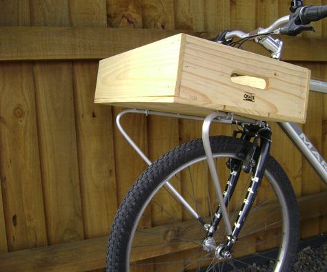 Weldless Front Bike Rack Bike Front Rack, Diy Bicycle, Diy Bike Rack, Bike Rack Garage, Biking Diy, Bicycle Brands, Plastic Crates, Bike Illustration, Cargo Rack