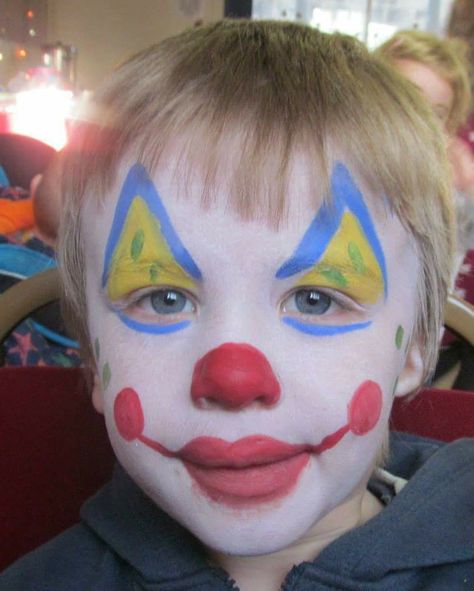 Traditional clown Face Paint Easy For Kids, Face Paint Easy, Face Paint Designs, Clown Face Paint, Rodeo Clown, Circus Costumes, Clown Face, Paint Easy, Face Painting Easy