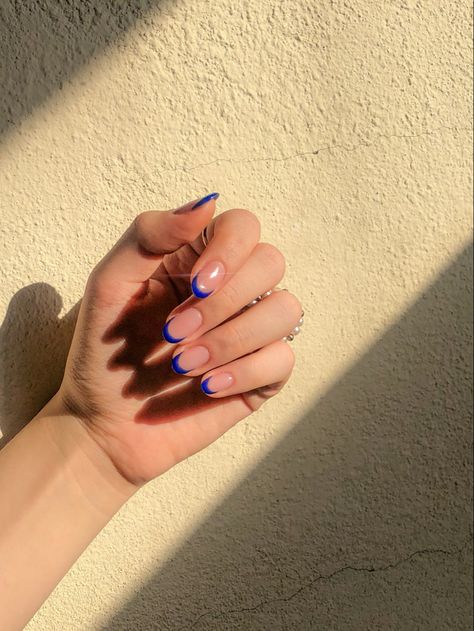 Electric Blue Tips Nails, Electric Blue French Nails, Navy Blue French Tip Nails Short, Electric Blue French Tips, Dark Blue Tip Nails, Cobalt Blue French Tip Nails, Electric Blue French Tip Nails, Nails Blue Electric, French Tip Nails Short Nails