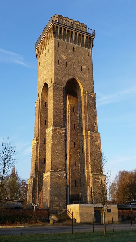 Guard Tower, Tower Architecture, Green Tower, Medieval Tower, Interesting Architecture, Stone Tower, Water Towers, Unusual Buildings, Castle Tower