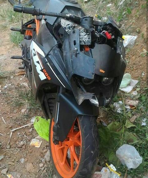 😭😭😭 Motor Accident Pictures, Accident Boys Dpz Hospital, Bike Accident Pictures, Bike Accident Hand Dpz, Accident Pic Of Bike, Accident Hand Dpz, Accident Background, Accident Dp, Accident Motorcycle