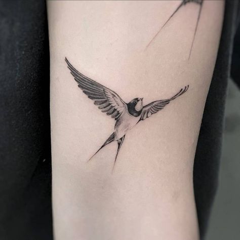 Swallow Sleeve Tattoo, Swallow Tattoo Realistic, Swallow Tattoo Simple, Realistic Sparrow Tattoo, Realistic Swallow Tattoo Design, Bird Tattoo Realistic, Swallow Tattoo Arm, Mini Realistic Tattoo, Swallow Tattoo Men