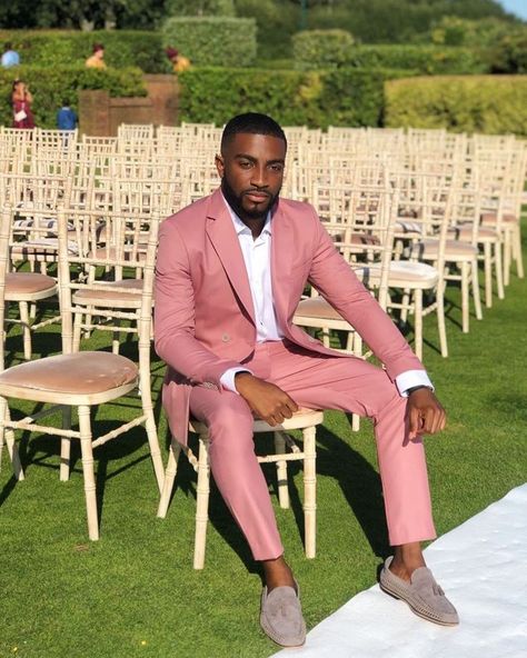 BLACK MEN WITH STYLE on Instagram: “Wedding Guest 💧 ————————————————————————⠀ Hashtag 👉🏾 #blackmenwithstyle ♦⠀ Follow 👉🏾 @blackmenwithstyle ♦�Tag 👉🏾 @blackmenwithstyle ♦⠀…” Men Wedding Attire Guest, Pink Suit Men, Tan Suits, Beach Wedding Suits, Terno Slim, Suit For Wedding, Mens Wedding Attire, Man Blazer, Wedding Suits Groom