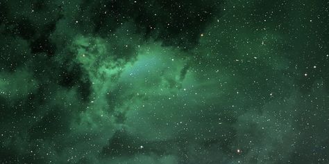 American Hogwarts, Green Space Aesthetic, Green Astronomy, Macbook Wallpaper Aesthetic Dark, Aesthetic Dark Green Wallpaper, Night Vision Aesthetic, Aesthetic Dark Green, Vision Aesthetic, Cat Edit