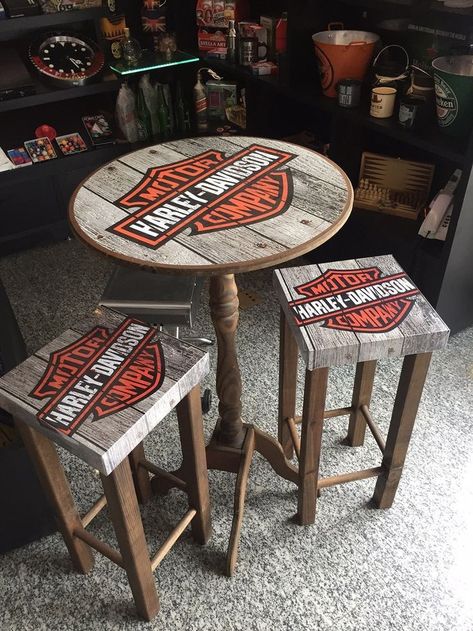 Cafe Bar Interior, Weld Art, Harley Davidson Decor, Upcycle Chair, Harley Davidson Crafts, Harley Davidson Images, Deco Bar, Diy Wood Pallet Projects, Harley Davidson Artwork