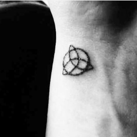 The mark of the Charmed Ones, a triquetra. Charmed Tv Show Tattoo Ideas, Charmed Tattoo Tv Show, Charmed Tattoo, Show Tattoo Ideas, The Charmed Ones, Show Tattoo, Charmed Ones, Tattoo Tv Shows, Charm Tattoo