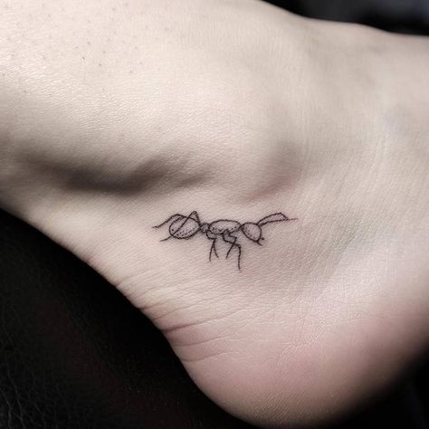 Tattoo Ideas And Meanings, Niece Tattoo, Tank Tattoo, Ant Tattoo, Hebrew Tattoo, Ant Art, Bestie Tattoo, Cool Wrist Tattoos, Bug Tattoo