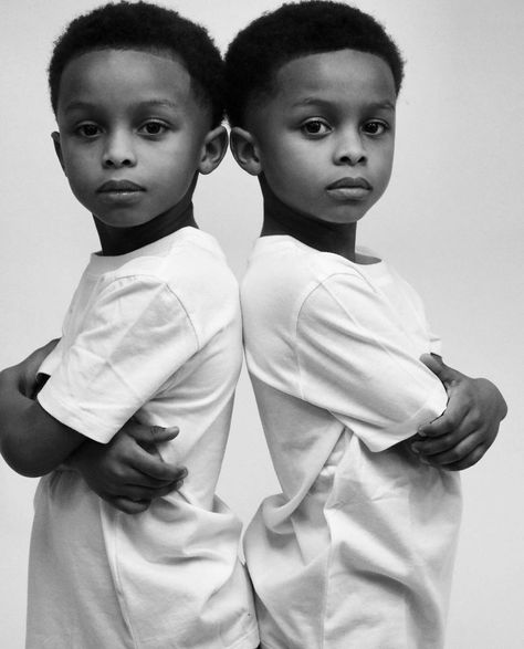 Black Brothers Photoshoot, Twin Brother Photoshoot, Brothers Photoshoot Poses, Artistic Family Photography, Brothers Photo Shoot Sibling Pics, Brothers Photoshoot Ideas, Two Brothers Photography, Kids Photoshoot Ideas Studio, Twins Photoshoot Ideas