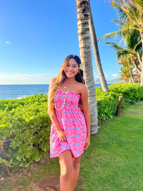 hawaii oahu inspo dress summer vacation luau Hawaiian Party Outfit Ideas, Luau Pictures, Luau Dress Ideas Outfits, Hawaii Outfits Party, Hawaii Fits, Hawaii Outfit, Hawaiian Sundress, Luau Outfits, Luau Dress